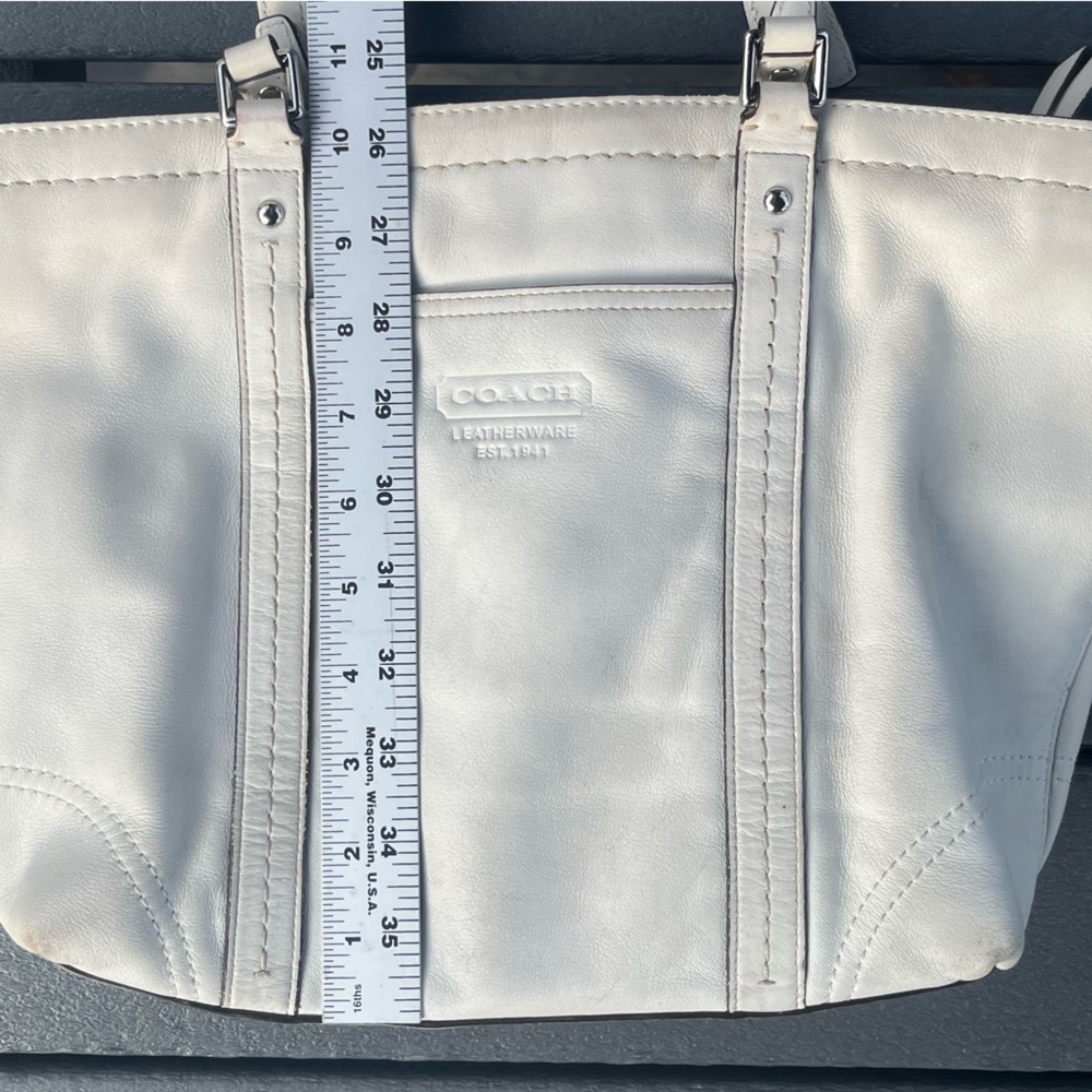 Coach; White Leather Tote; Fuchsia/Hot Pink Interior; Duel Handles; 16x3x10in - Picture 5 of 14
